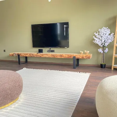 1006 135 Sqm Close To Consulates *