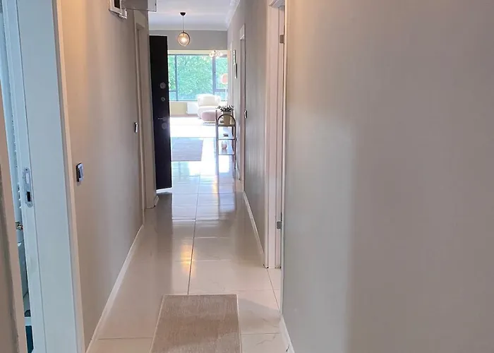 1006 135 Sqm Close To Consulates Lejlighed