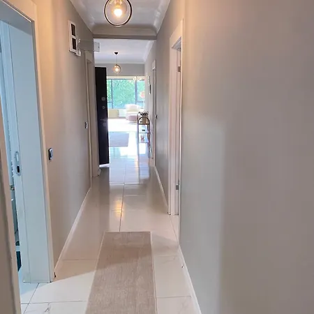1006 135 Sqm Close To Consulates Apartment