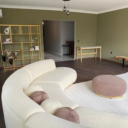 1006 135 Sqm Close To Consulates *