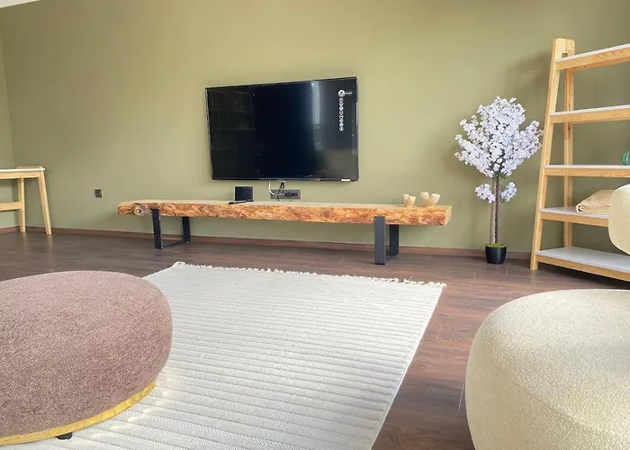 1006 135 Sqm Close To Consulates *